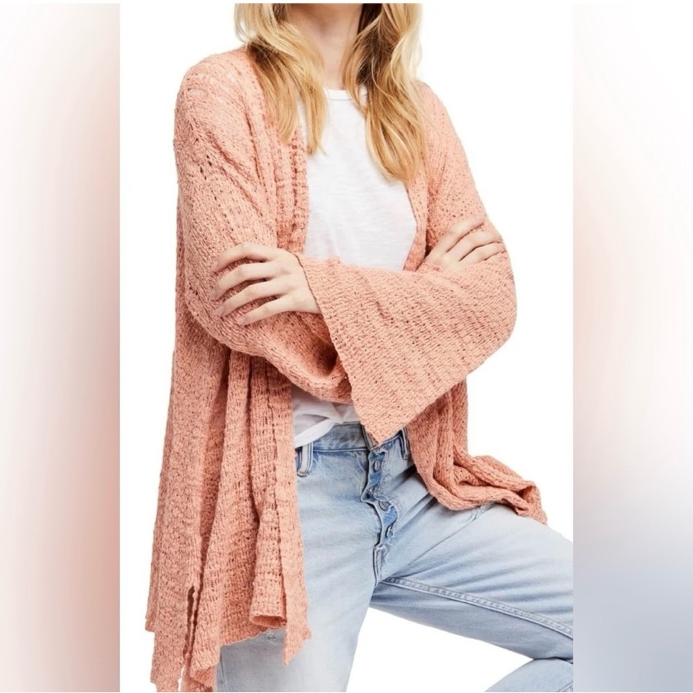 Free People In My Element Kimono
Cardigan